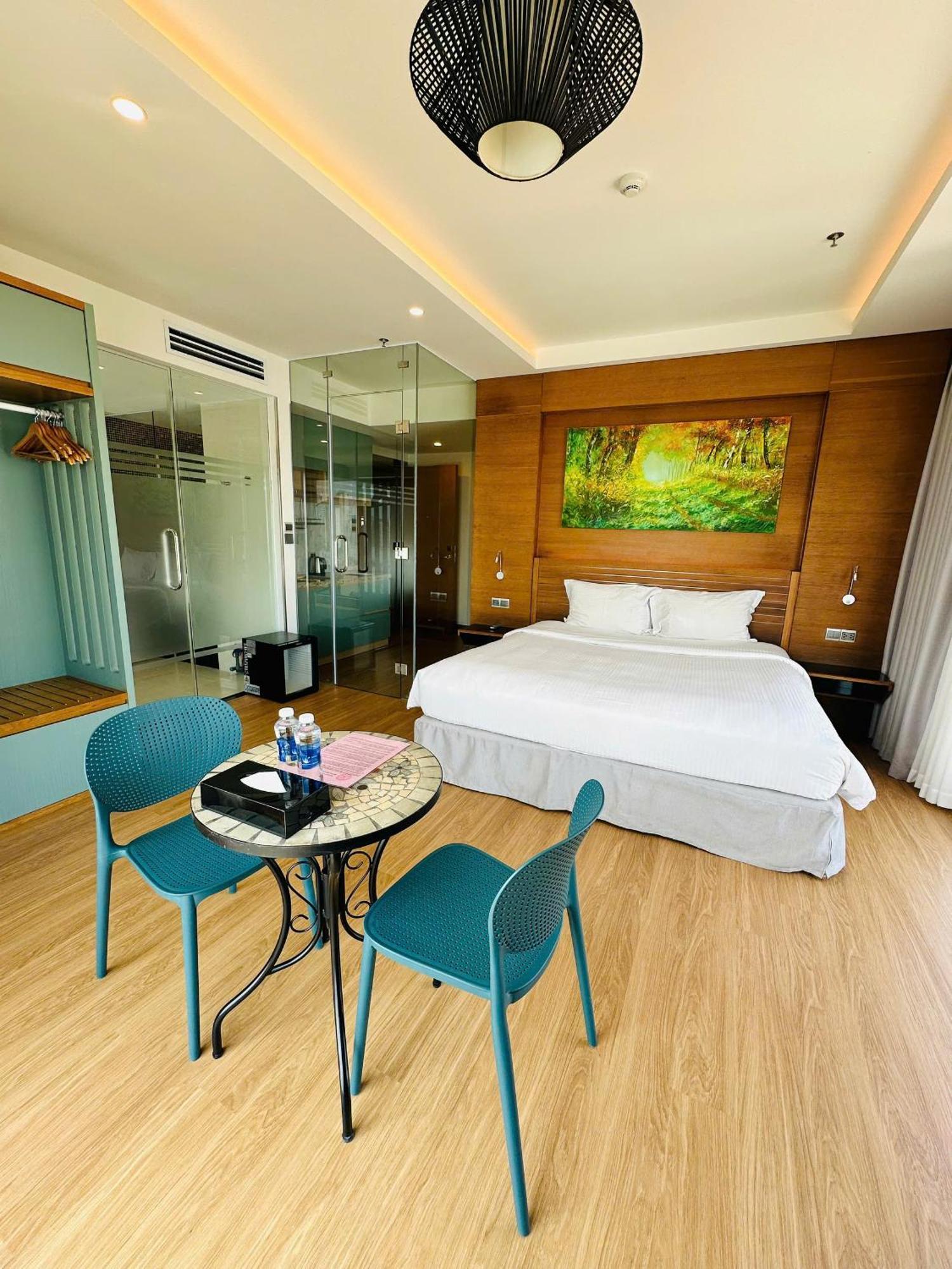 Nam Hotel & Residences Da Nang Exterior foto